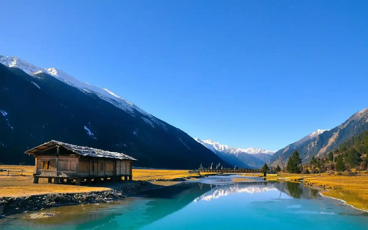 西藏巴松错冬季唯美风景电脑高清桌面壁纸图片下载