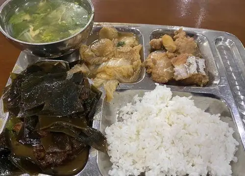 同事辞职去济南上班了,这工作餐太羡慕了,章丘啥单位才能有这样的伙食