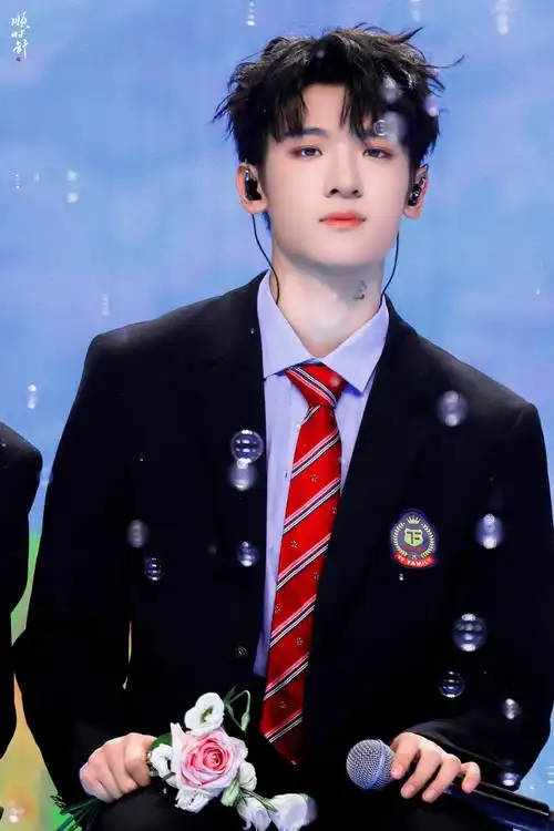 张峻豪 顶级liveking##今日星拍放送##张峻豪护目镜##张峻豪把鼓棒敲