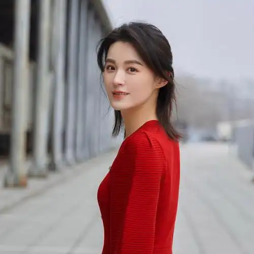 毛林林,原名毛林颖,1986年10月8日生于浙江省温州市,中国内地女演员