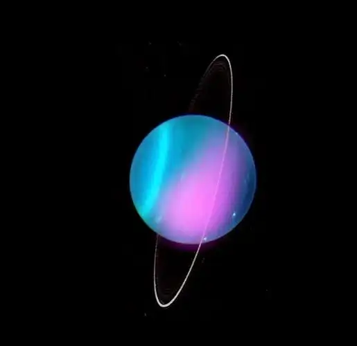 它的星环如同项链般环绕,与太阳系中其他行星的星环相比,天王星的星环