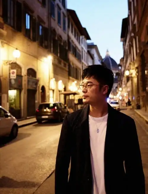 陈赫意大利街头随拍图.