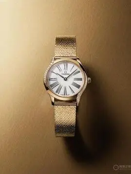 周冬雨以欧米茄手表诠释百变风范