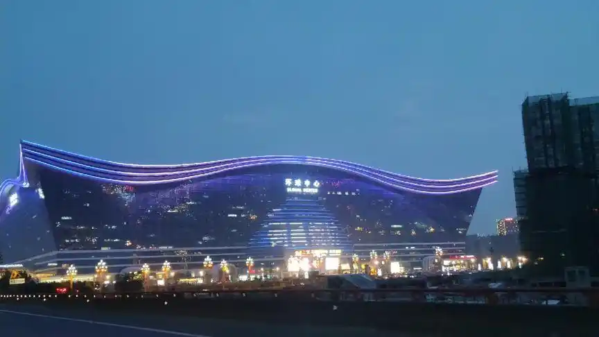 成都晚上的环球中心!真好看!