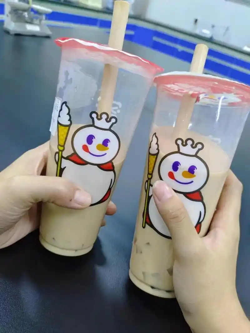 只有照片能记录这份珍贵 感谢闺蜜送的秋天的第一杯奶茶,#下 - 抖音