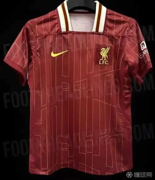 利物浦2024-25赛季主场球衣实物图.