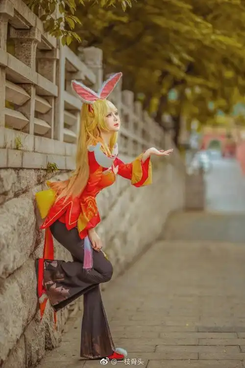 cos正片神态满分王者荣耀公孙离cosplay欣赏