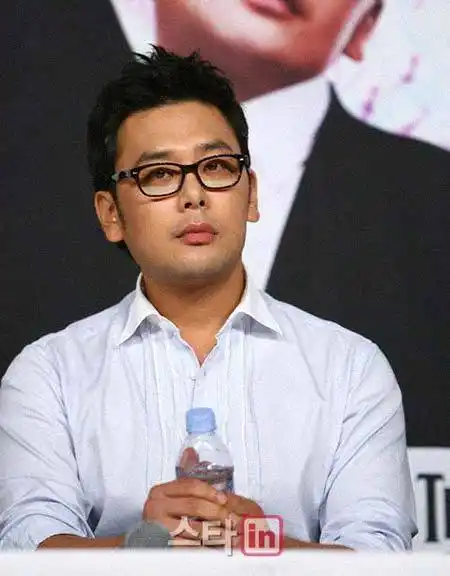 李灿(韩国艺人) 简历 - 名人简历