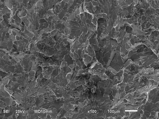 有谁知道低碳钢的冲击实验断口的形状?