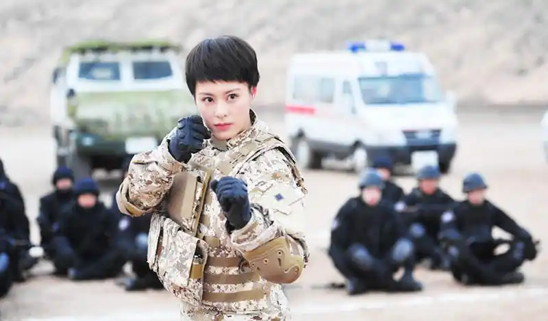 王力可《反恐特战队》曝剧照 英姿煞爽变身女特警