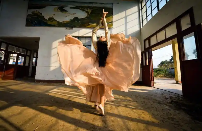 舞蹈摄影大摆裙动作参考