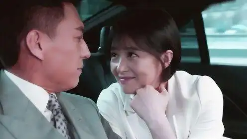 《精英律师》蒋欣靳东恋情实锤!原来蒋欣暗恋他多年!