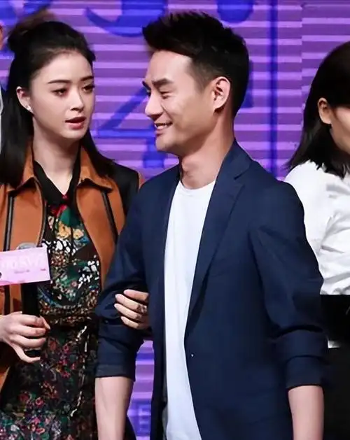 前不久,王凯和蒋欣也被传出过将要结婚的消息,还有一些媒体拍到了两人