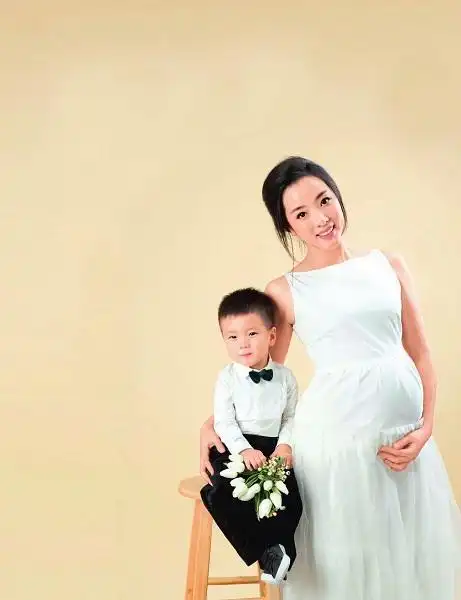 李思思罕见晒娃两个儿子都这么大了但老公身份仍是个谜