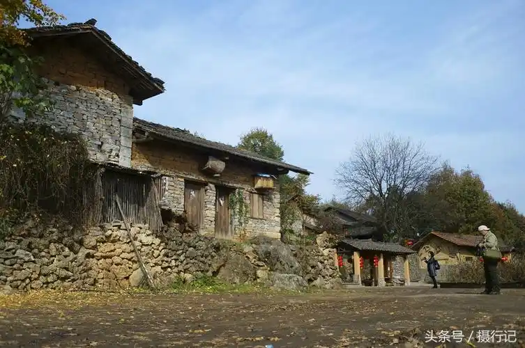 实拍乡村石屋,回不去的村庄,您还记得家乡的这些场景吗