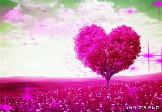 一段唯美的文字, 记载着幸福的瞬间,我静静地读着文字, 心中感到甜蜜