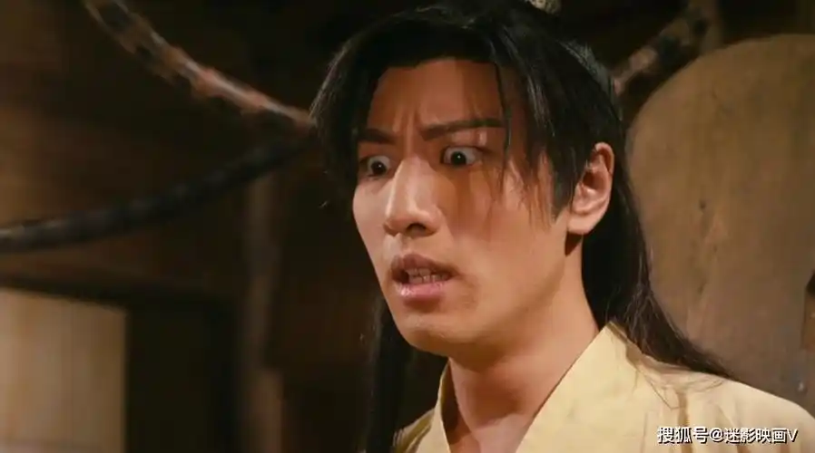 另一边,偷情野合的铁小姐正在被浸猪笼,不过在绝对武力权老实的压制下