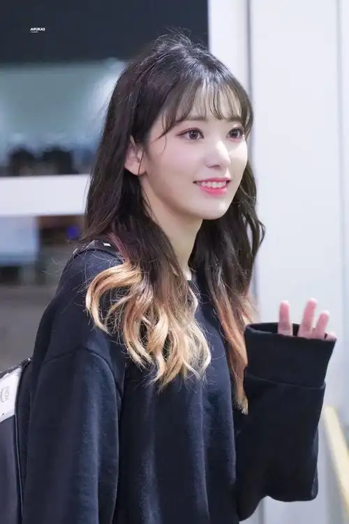 izone宫脇咲良小樱花手机壁纸