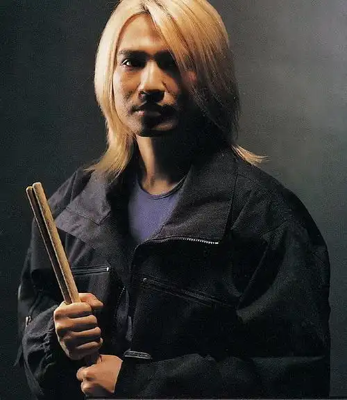 beyond背后的男人叶世荣他成就了beyond成就了家驹