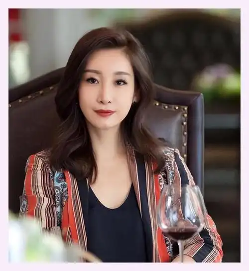 秦海璐36岁嫁离异王新军,让44岁的他再当爹,幸福背后暗藏辛酸