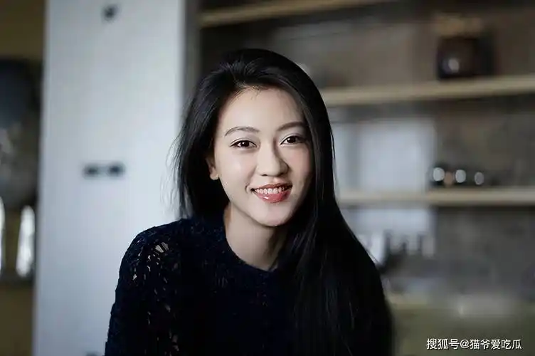 其中,逯恣祯出演过《三个奶爸》里的于丽,《幻城》里的月神,《在一起