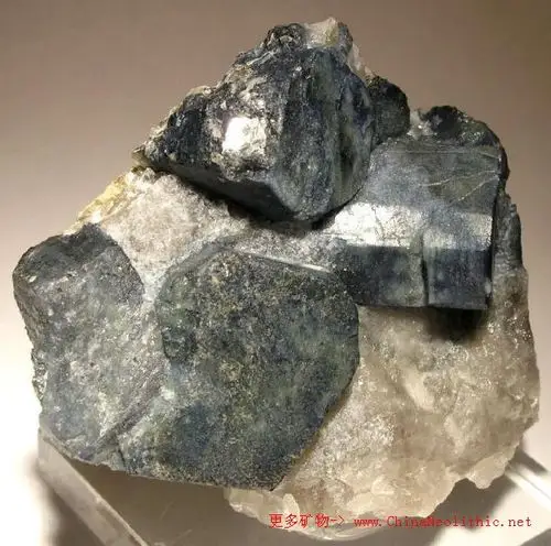 矿物图片磷铁锂矿triphylite