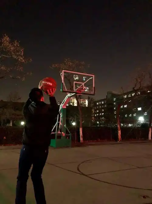 小鼎校园星月下的理工大学