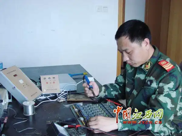 李进明 1969年4月生 现任江西武警抚州支队六级士官,一级警士长