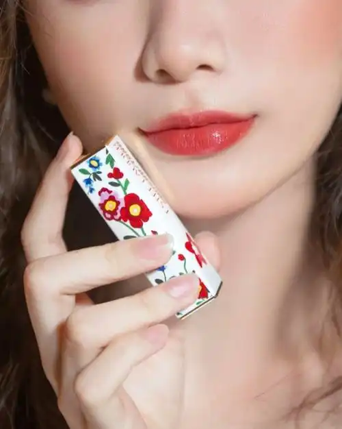 小个子女生应涂什么样的口红呢?黄黑皮都能够驾驭得了的口红推荐