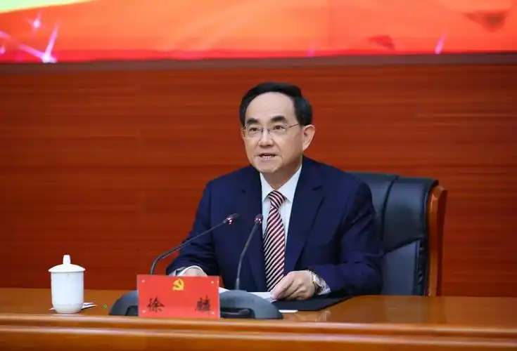 省军区党委常委,副政治委员兼纪委书记韩江洲宣读省军区奖励通令,表彰