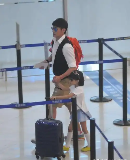 从娱乐圈的视角来看,王菲,黄磊,佟大为,陆毅,田亮等知名演员的子女,自