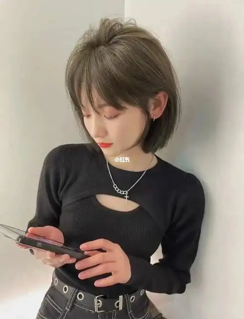 短发发色显白发色