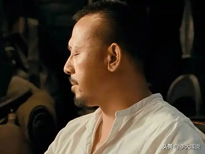 姜文代表作《让子弹飞》,揭示了人性黑暗一面,站着把钱给挣了_音乐