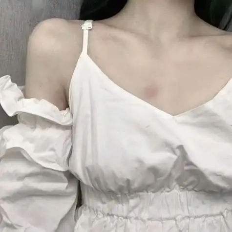 女生部位头像半身性感高冷