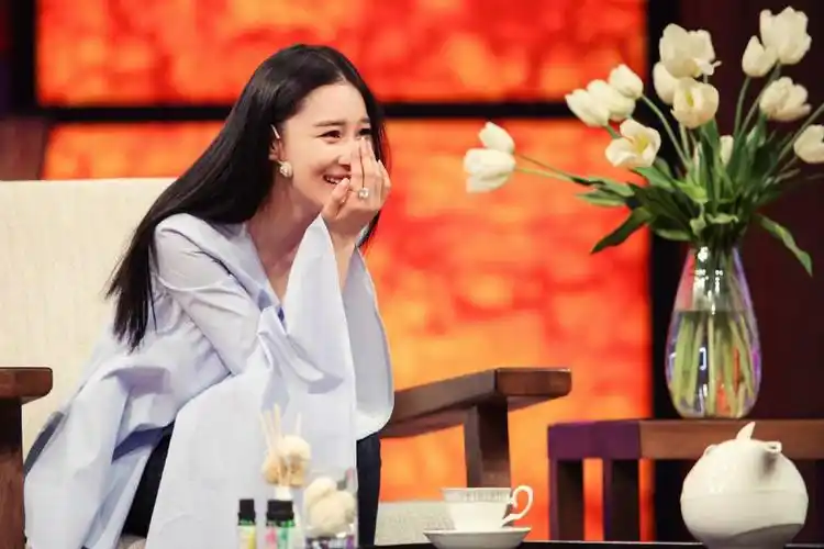 张馨予《非常静距离》剧照高清图片[7/8]_综艺_美桌网