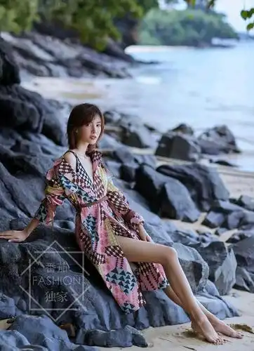 金晨海边享受浪漫风情