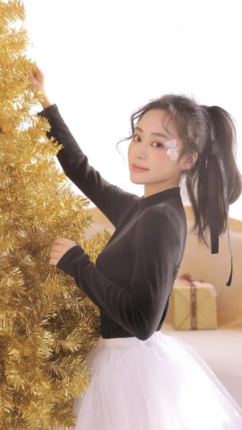 高挑马尾辫美女手机壁纸