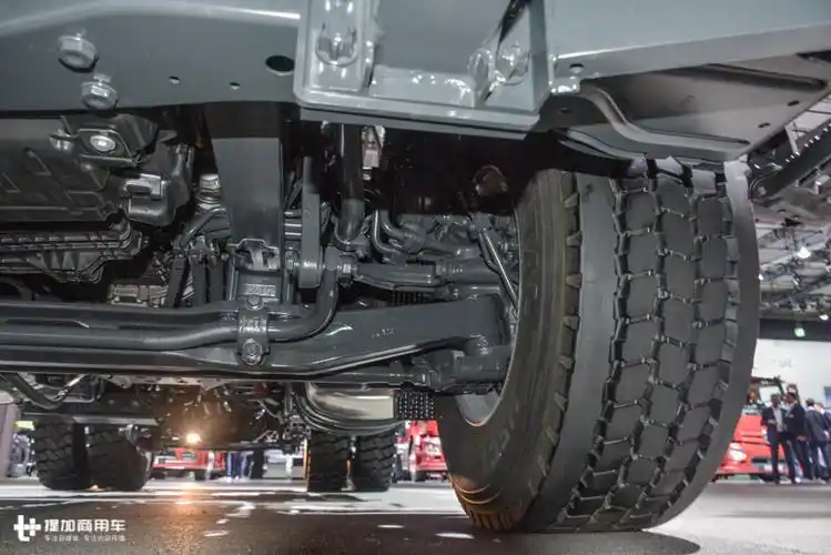 4x2和4x4随意切换货运越野两不误带您见识奔驰和雷诺卡车的黑科技