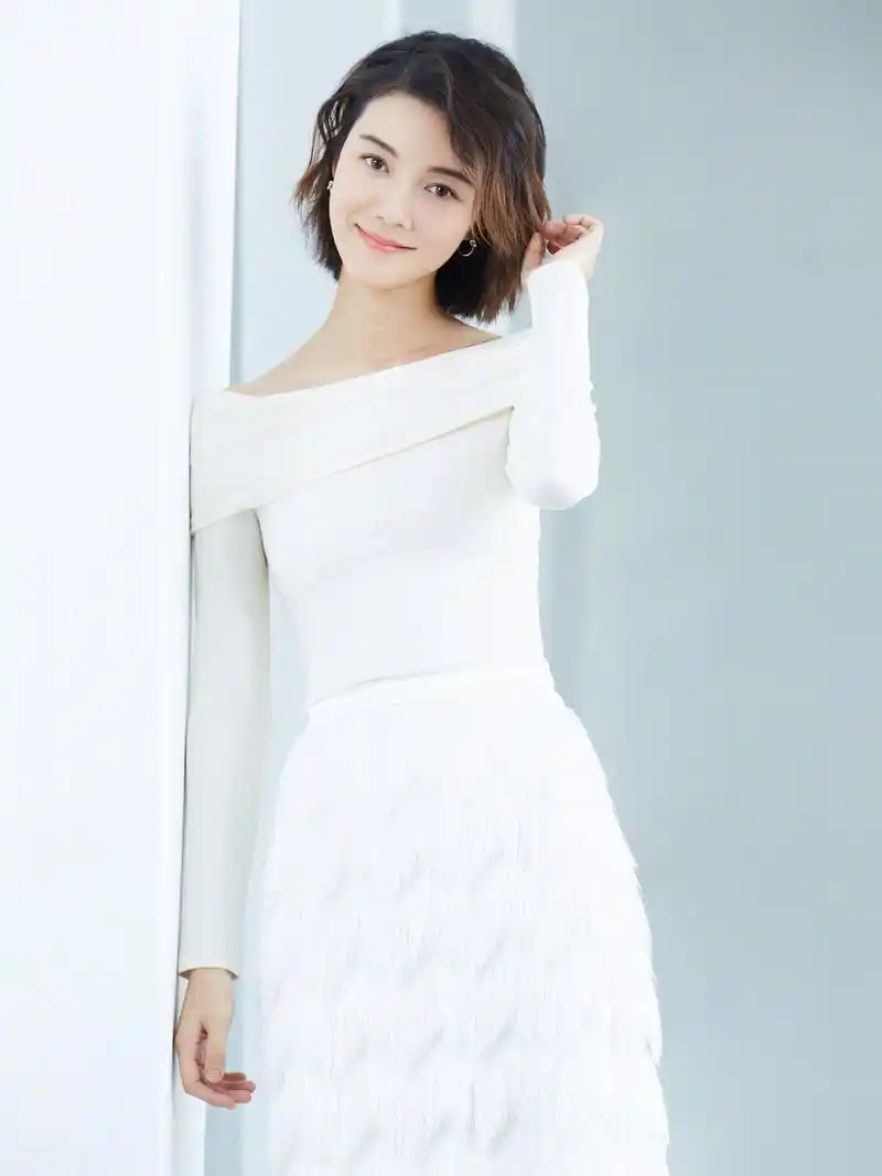 车晓写真美图:花容月貌,气质出众