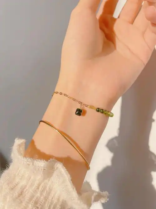 早春定制极简主义叠戴天花板的碧玺手链
