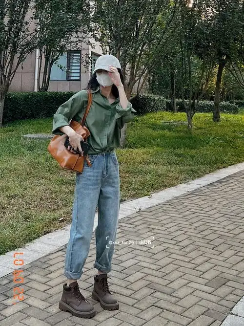 复古蓝牛仔裤这个版型和颜色我真的爱了