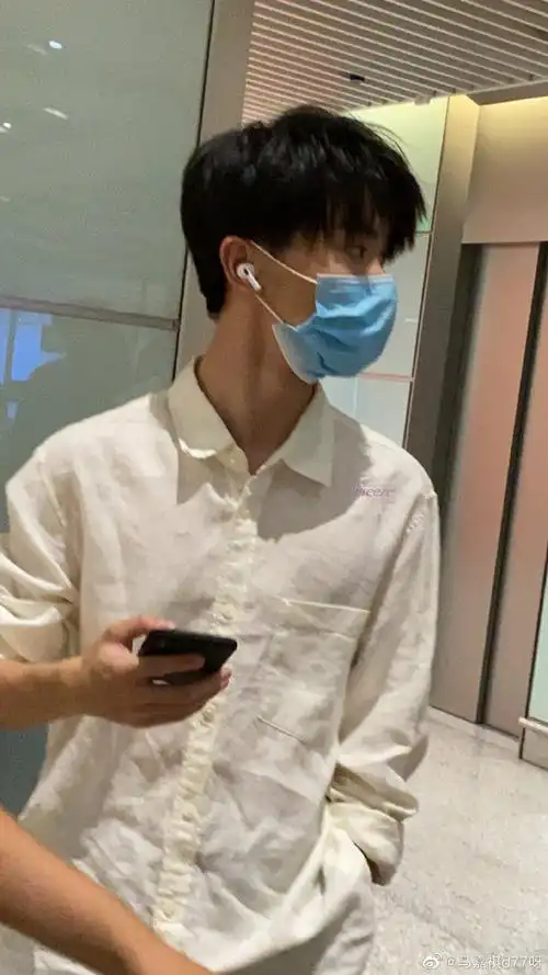 马嘉祺素颜近照