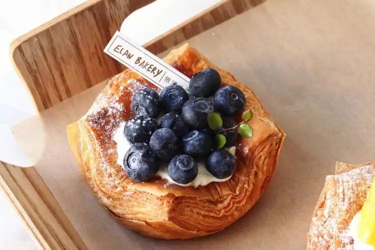 水果丹麦已上线喜欢的可以下单啦超级好吃哦[色]一口下去直掉渣,满满