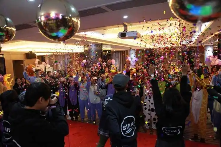 全国最大规模怪兽主题跨年派对在广州举行