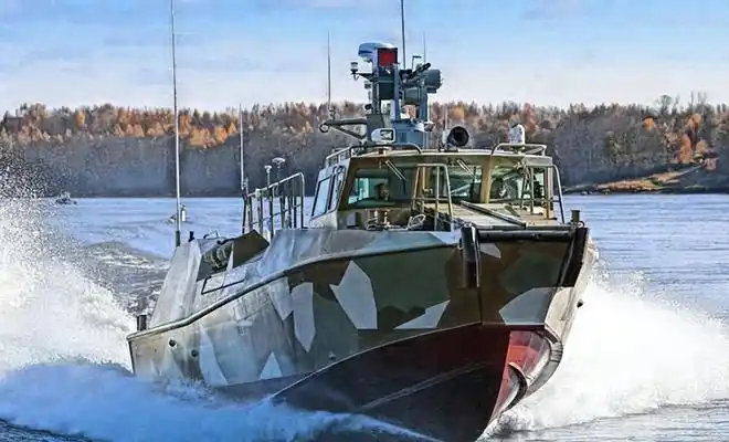 武装到牙齿的高速巡逻艇俄罗斯猛禽03160