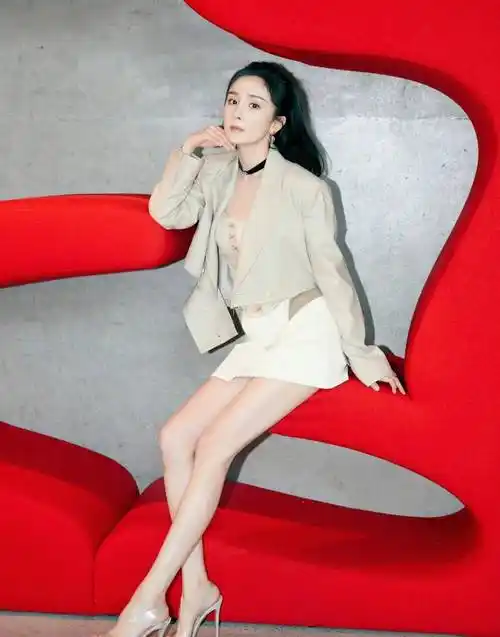 杨幂|性感美腿美脚高跟鞋_红色_肌肤_男人