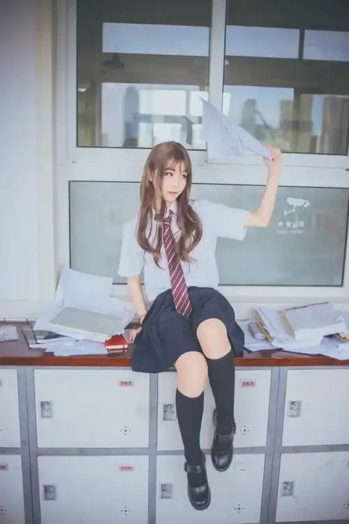 cos:jk小姐姐,只想在校园里留下回忆.