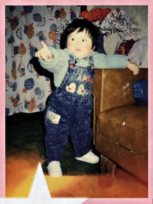 baby儿子小海绵正面照曝光,像是迷你版黄晓明