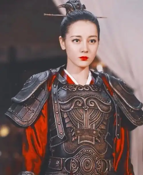 迪丽热巴《长歌行》虐心哭戏打动网友引人共情,她的哭戏为何共情力