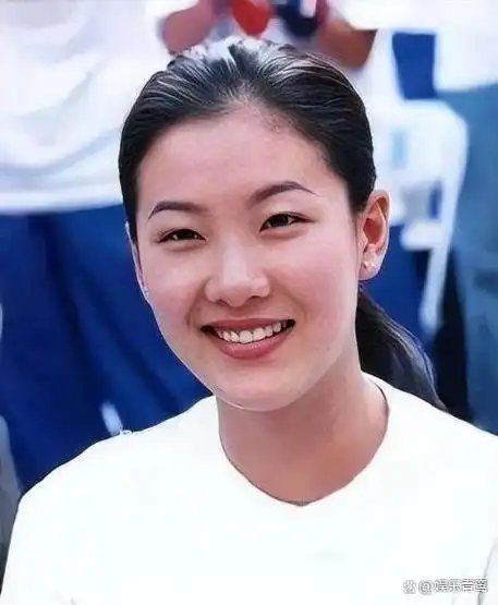 跳水女皇伏明霞近况71岁丈夫当上董事长20岁女儿亭亭玉立